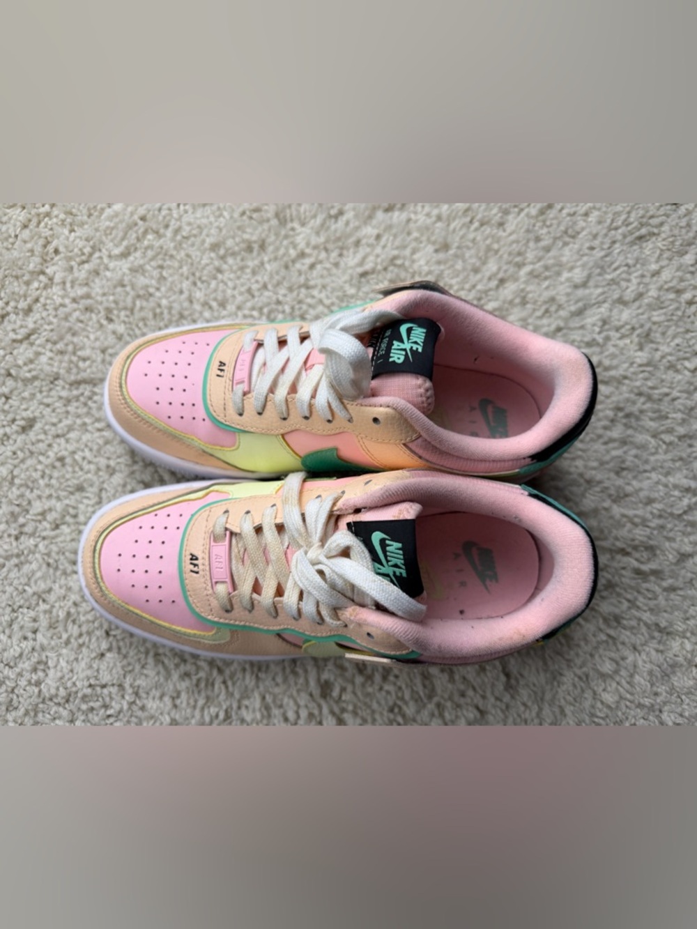 Women’s 8 Nike Air Force 1 Tennis Shoes - Picture 2 of 12